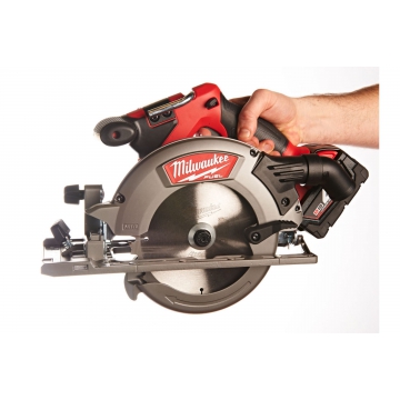 Аккумуляторная циркулярная пила Milwaukee M18 CCS55-502X FUEL Аккумуляторная циркулярная пила Milwaukee M18 CCS55-502X FUEL