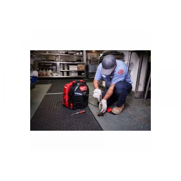 Аккумуляторная ранцевая прочистная машина Milwaukee M18 FFSDC10-0 FUEL с тросиком 10 мм Аккумуляторная ранцевая прочистная машина Milwaukee M18 FFSDC10-0 FUEL с тросиком 10 мм