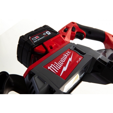 Аккумуляторная ленточная пила Milwaukee M18 CBS125-502C FUEL Аккумуляторная ленточная пила Milwaukee M18 CBS125-502C FUEL