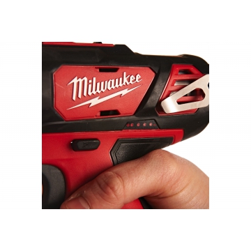 Аккумуляторная дрель-шуруповерт Milwaukee M12 BPD-0 Аккумуляторная дрель-шуруповерт Milwaukee M12 BPD-0