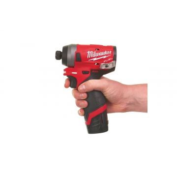 Аккумуляторный винтоверт Milwaukee M12 FID-0 FUEL Аккумуляторный винтоверт Milwaukee M12 FID-0 FUEL