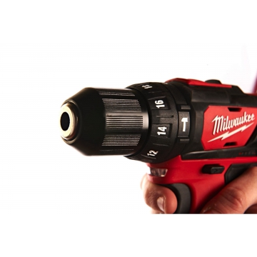 Аккумуляторная дрель-шуруповерт Milwaukee M12 BPD-0 Аккумуляторная дрель-шуруповерт Milwaukee M12 BPD-0