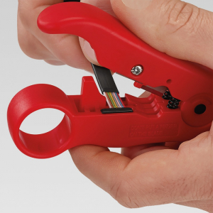 Инструмент для удаления изоляции с коаксиального кабеля KNIPEX KN-166006SB Инструмент для удаления изоляции с коаксиального кабеля KNIPEX KN-166006SB