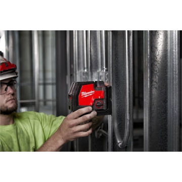 Аккумуляторный линейно-точечный лазерный нивелир Milwaukee M12 CLLP-0C Аккумуляторный линейно-точечный лазерный нивелир Milwaukee M12 CLLP-0C