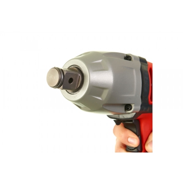 Гайковерт Milwaukee IPWE 520 R