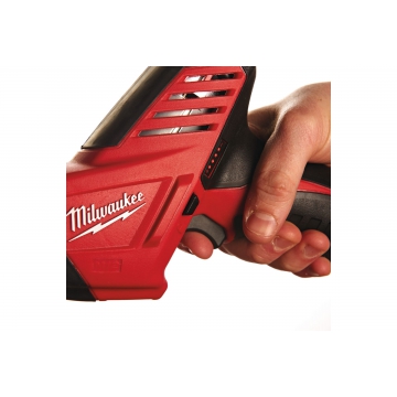 Аккумуляторная сабельная пила Milwaukee C12HZ-202С Аккумуляторная сабельная пила Milwaukee C12HZ-202С