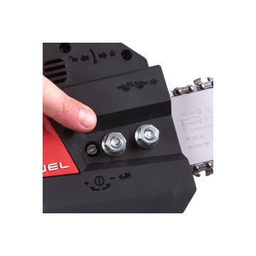 Аккумуляторная цепная пила Milwaukee M18 FCHSC-121 FUEL