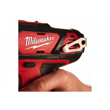 Аккумуляторная дрель-шуруповерт Milwaukee M12BDD-0 Аккумуляторная дрель-шуруповерт Milwaukee M12BDD-0