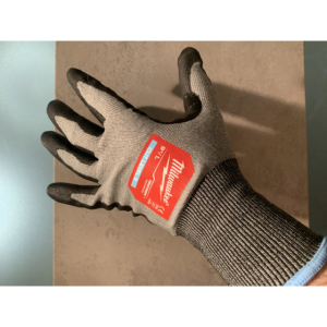 Перчаткис защитой Hi-Dex 9/L,2/B Milwaukee 4932480493