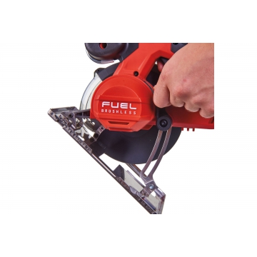 Аккумуляторная циркулярная пила по металлу Milwaukee M18 FMCS-0X FUEL HD BOX Аккумуляторная циркулярная пила по металлу Milwaukee M18 FMCS-0X FUEL HD BOX
