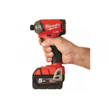 Аккумуляторный винтоверт Milwaukee M18 FQID-502X FUEL Аккумуляторный винтоверт Milwaukee M18 FQID-502X FUEL