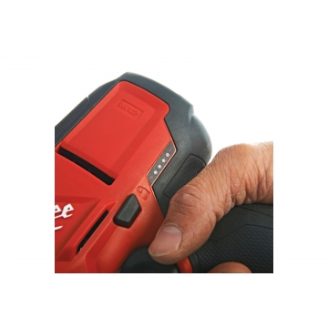 Аккумуляторная сабельная пила Milwaukee M12 CHZ-0 FUEL