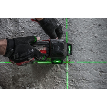 Аккумуляторный мультилинейный лазерный нивелир Milwaukee M12 3PL-0C Аккумуляторный мультилинейный лазерный нивелир Milwaukee M12 3PL-0C